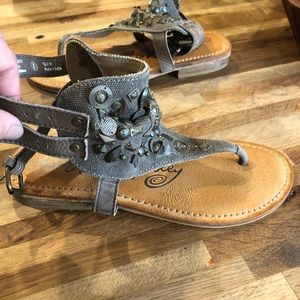 Detailed sandals